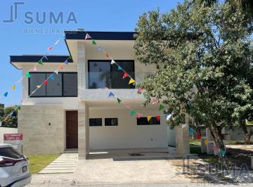 Casa · 247m² · 3 Recámaras · 2 Estacionamientos · Casa en Venta Ubicada en Col. Loma Bonita, Tampico Tamaulipas.