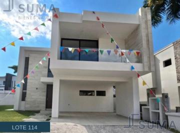 Casa · 324m² · 3 Recámaras · 2 Estacionamientos · °casa Nueva en Venta en Col. Loma Bonita, Tampico Tamaulipas.