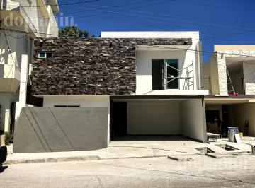 Casa · 210m² · Casa en Arbol Grande