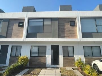 Casa en condominio · 100m² · 4 Recámaras · 2 Estacionamientos · Casa en Condominio - Zákia