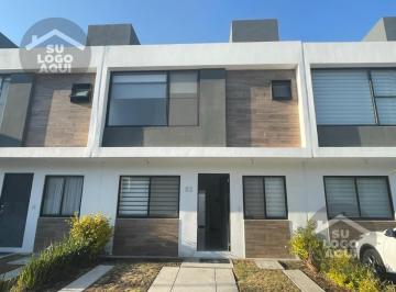 Casa en condominio · 100m² · 4 Recámaras · 2 Estacionamientos · Casa en Condominio - Zákia