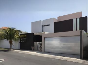 Casa · 250m² · 2 Estacionamientos · Casa con Alberca en Venta en Lomas Residencial