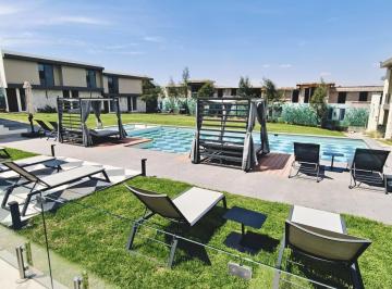 Casa · 129m² · 2 Recámaras · 2 Estacionamientos · Venta de Casa Espectacular en La Mejor Zona de Zibata Queretaro