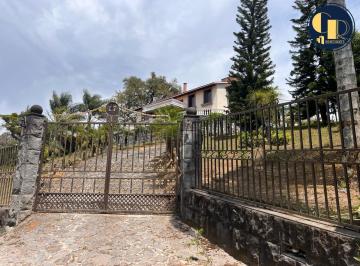 Casa · 2566m² · 6 Recámaras · 6 Estacionamientos · Casa - Fraccionamiento Coapexpan