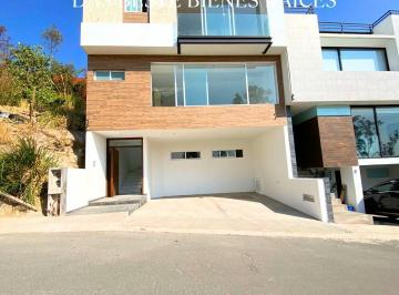 Casa · 240m² · 3 Recámaras · 2 Estacionamientos · Casa en Venta Residencial Lago Esmeralda