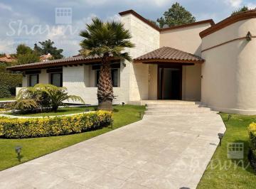 Casa · 470m² · 4 Recámaras · 4 Estacionamientos · Casa en Venta en Club de Golf Los Encinos, Lerma | Una Planta Frente Al Fairway