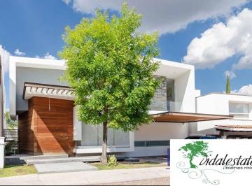 Casa de 4 habitaciones, Querétaro · Residencia en Venta en La Mejor Zona de Juriquilla: Fracc. Cumbres del Lago, Queretaro