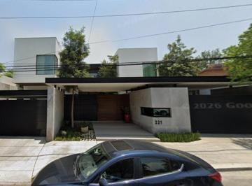Casa de 5 habitaciones, San Pedro Garza García · Venta de Casa en Col del Valle Nuevo Leon