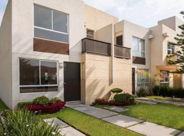 Casa en condominio de 3 habitaciones, Ecatepec de Morelos · Casa en Dos Niveles 3 Hab 2 Baños - Estacionamiento Todos Los Servicios.