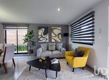 Casa · 140m² · 3 Recámaras · 2 Estacionamientos · Casa en Venta Lomas de Angelopolis III con Piscina y Casa Club