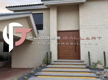 Casa en condominio · 470m² · 4 Recámaras · 2 Estacionamientos · Casa en Venta en Residencial Pulgas Pandas Al Norte de La Ciudad de Aguascalientes