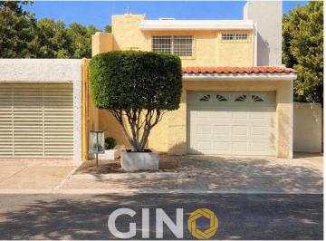 Casa · 168m² · 3 Recámaras · 1 Estacionamiento · Casa en Venta Las Quintas Culiacán