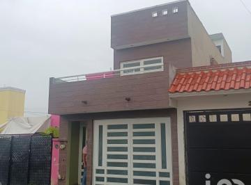 Casa · 68m² · 2 Recámaras · 1 Estacionamiento · Casa en Venta en Hacienda Los Otates