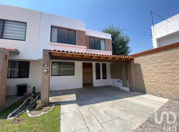 Casa · 169m² · 3 Recámaras · 2 Estacionamientos · Casa de 3 Recámaras en Renta en Jardines de Las Lomas, Cascatta, Lomas de Angelópolis