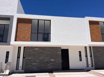 Casa de 3 habitaciones, Corregidora · Casa en Venta en Cañadas del Arroyo con Gran Jardín