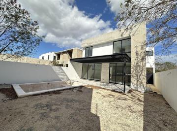 Casa de 3 habitaciones, Mérida · Casa en Venta Mérida, Cholul Cerca de Facultad de Contaduría Uady