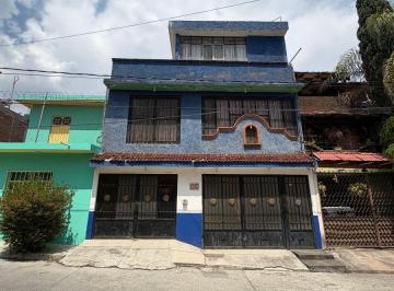 Casa de 4 habitaciones, Morelia · Casa en Venta en La Col. López Mateos