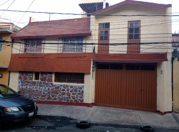 Casa de 8 habitaciones, Coyoacán · Casa con 5 Departamentos Cerca de La Unam (Recursos Propios)