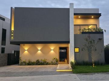Casa en condominio · 347m² · 4 Recámaras · 3 Estacionamientos · Casa en Venta en La Espiga Queretaro