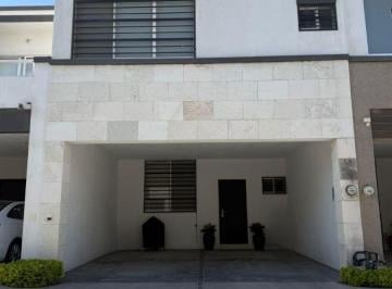 Casa de 3 habitaciones, Santa Catarina · Casa en Venta en Privada Los Ángeles, Santa Catarina