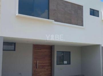 Casa de 3 habitaciones, Zapopan · Casa en Venta Dentro de Coto Solares