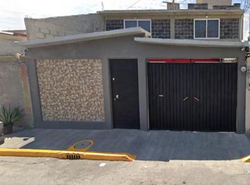 Casa de 4 habitaciones, Ecatepec de Morelos · Casa en Venta en Ecatepec Centro