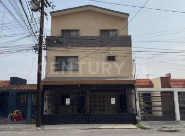 Casa · 293m² · 6 Recámaras · 2 Estacionamientos · Casa en Venta en Hacienda Santa Clara, Monterrey