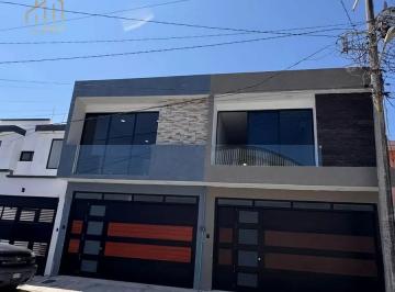 Casa · 170m² · 3 Recámaras · 2 Estacionamientos · Venta de Casa en Graciano Sánchez Romo con Alberca