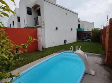 Casa · 110m² · 3 Recámaras · 2 Estacionamientos · Venta Casa en Aeropuerto Ciudad de Veracruz con Terreno Excedente y Alberca