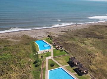 Departamento · 221m² · 3 Recámaras · 2 Estacionamientos · Venta Departamento en Isla del Amor Frente Al Mar