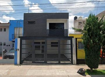 Casa de 3 habitaciones, Guadalajara · Venta de Casa en La Unidad Habitacional Los Arryanes en Guadalajara Jalisco