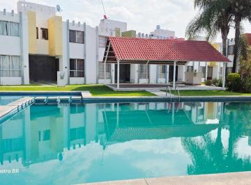 Casa en condominio de 2 habitaciones, Emiliano Zapata · Casa en Condominio con Alberca, Valle Esmeralda en Emiliano Zapata.