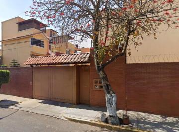 Casa de 3 habitaciones, Iztacalco · Casa en Venta en Calle 3, Agricola Pantitlan, Iztacalco, 08100, Cdmx.