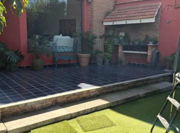 Casa · 230m² · 4 Recámaras · 2 Estacionamientos · Casa en Renta Bosques de Las Lomas