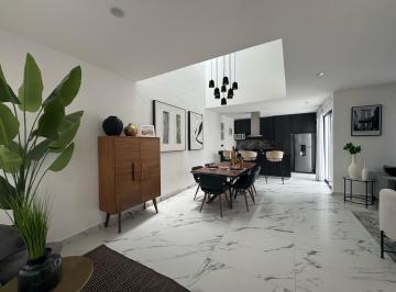 Casa · 168m² · 3 Recámaras · 2 Estacionamientos · Casa en Venta Al Norte de Aguascalientes en Zona San Telmo con Comedor a Doble Altura