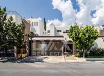 Casa · 199m² · 3 Recámaras · Casa de Una Planta Frente a Parque en Cumbres Elite 2o Sector 3 Recámaras