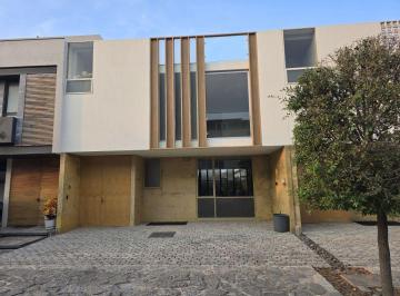 Casa de 3 habitaciones, Zapopan · Casa en Venta en Solares