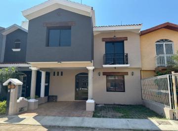 Casa de 4 habitaciones, Tapachula · Casa en Privada Residencial Atras de Chedraui 3 Recamaras 3 Baños Jacuzzi