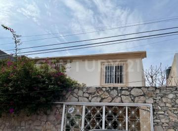 Casa · 230m² · 4 Recámaras · 1 Estacionamiento · Venta Casa Centrica en Saltillo