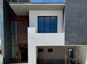 Casa · 258m² · 2 Estacionamientos · Casa en Venta Bosques del Valle $7,600,000.
