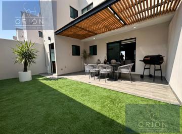 Casa en condominio · 198m² · 4 Recámaras · 2 Estacionamientos · Casa Nueva Venta Estudio Roof Garden Cerca El Refugio Queretaro