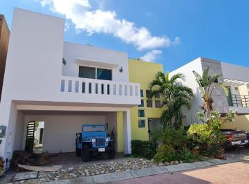 Casa · 186m² · 3 Recámaras · 2 Estacionamientos · Casa en Fraccionamiento Residencial Náutico