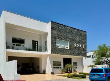 1 · Casa en Venta en Monterrey, Zona Valle Alto