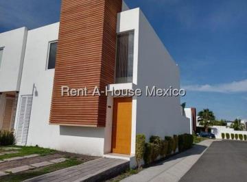 Casa de 2 habitaciones, Querétaro · Santa Fe Juriquilla Casa en Esquina en Venta Dentro de Condominio Seguro Vm²318