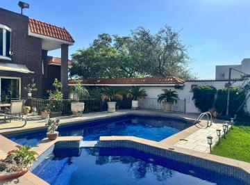Casa · 300m² · 6 Recámaras · 2 Estacionamientos · Rmc Casa en Venta en Cumbres 3er. Sector Monterrey Nuevo Leon