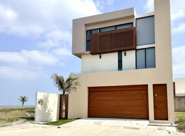 Casa · 3 Recámaras · 2 Estacionamientos · Casa en Venta en Lomas del Sol Riviera Veracruzana Alvarado Veracruz