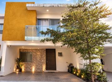 Casa de 3 habitaciones, Guadalajara · Casa en Venta Coto Puerta Oriente