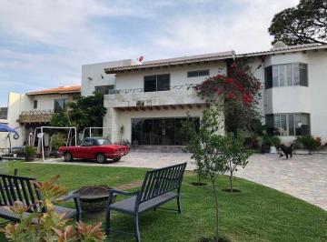 Quinta de 5 habitaciones, Cuernavaca · Residencia Al Norte de Cuernavaca de 1493 m² con 5 Recámaras en Venta en Lomas del Tzompantle
