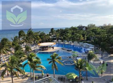 Departamento · 65m² · 1 Recámara · 1 Estacionamiento · Departamento en Venta Frente a La Playa - Tipo PH The Fives en Playa del Carmen