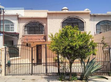 FACHADA PRINCIPAL · Casa en Venta en Plazas del Sol